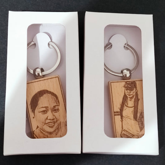 Keychain na gawa sa kahoy